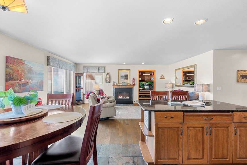 Golf Course View Condo Quick Walk To Downtown Leavenworth & Resort Pools! - Leavenworth, WA