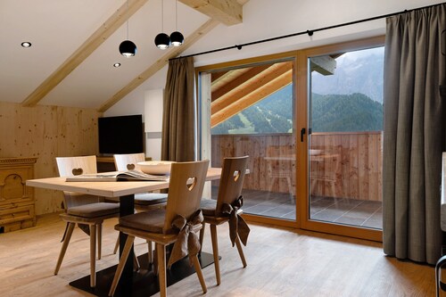 Apartment 'Fën' with Mountain View, Shared Garden and Wi-Fi