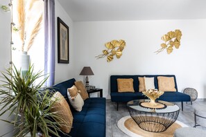 تلفزيون، مشغل دي في دي، تنس طاولة، ستيريو