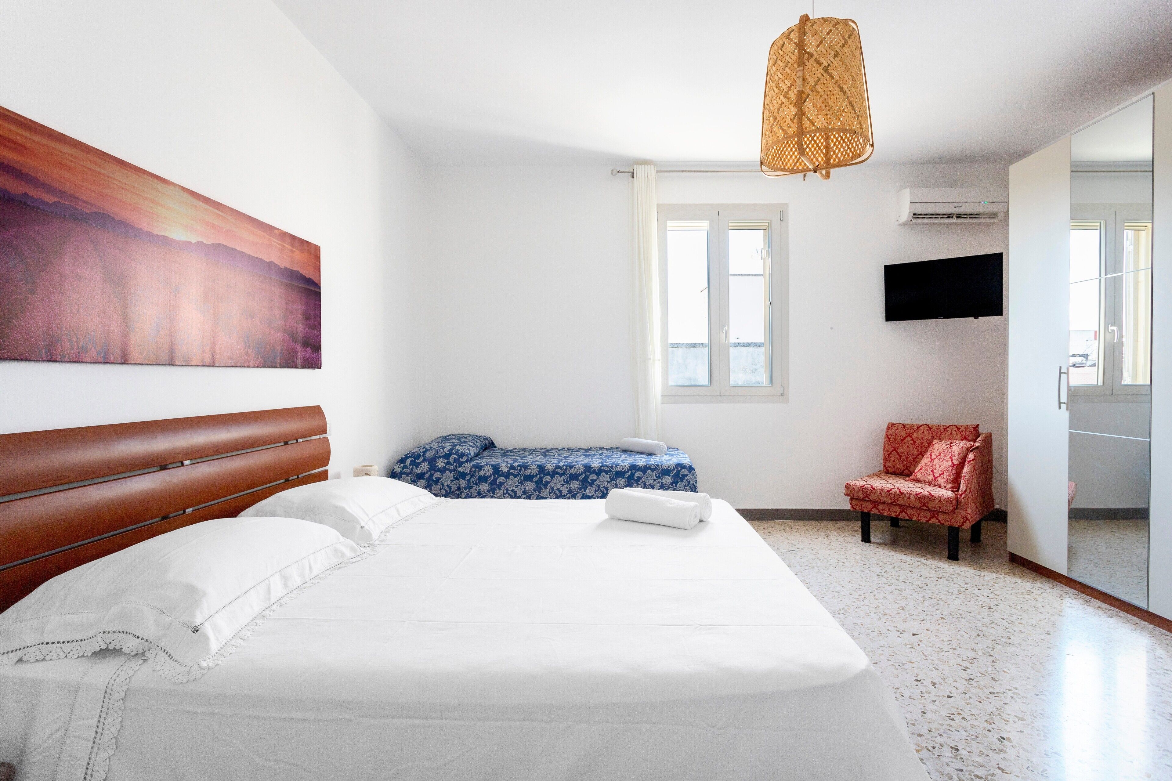 1 makuuhuone, silitysrauta/-lauta, vuodevaatteet