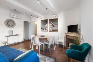 Interior - Bright & Spacious Florence Apartment • Walk to Duomo • Ideal for Families (Firenze)