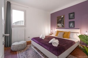 2 makuuhuonetta, silitysrauta/-lauta, ilmainen Wi-Fi, vuodevaatteet
