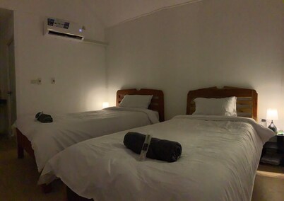 1 bedroom twin bedMarvelous resort with AC in Tambon Na Yung