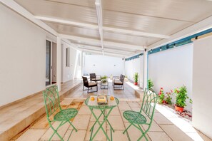 Terrace/patio - Room 'San Giorgio Rooms 1' with Shared Terrace, Wi-Fi and Air Conditioning (Cavallino)