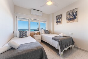 3 dormitorios, tabla de planchar con plancha, wifi gratis y ropa de cama