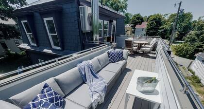 Apartment with private rooftop deck with ocean views