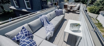Private Rooftop Deck & Apartment with water views. Close to the train to Salem!