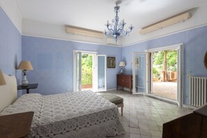 5 Schlafzimmer, Bügeleisen/Bügelbrett, WLAN, Bettwäsche