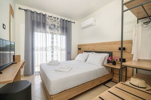 4 bedrooms, premium bedding, memory-foam beds, in-room safe - Villa Mariani II (Rhodes)