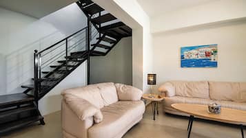 Vila superluxo | Área de estar | Smart TV 47 polegadas com canais via satélite, Netflix