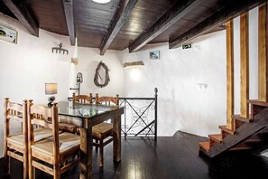 Dining - Holiday Home 'Moinho Das Esteveiras' with Sea View, Private Pool and Private Terrace (A dos Cunhados)