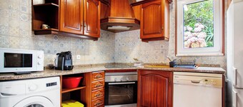 Holiday Home 'Moinho Das Esteveiras' with Sea View, Private Pool and Private Terrace