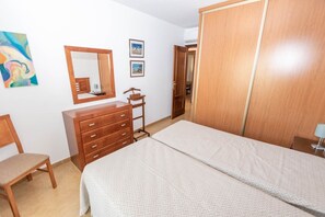 2 bedrooms, iron/ironing board, free WiFi, bed sheets - Apartment with Mountain Views and Wi-Fi (Torrox)