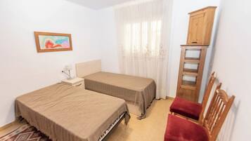 2 chambres, fer et planche Ă repasser, Wi-Fi gratuit, draps fournis