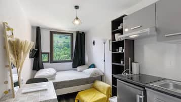 1 bedroom, iron/ironing board, free WiFi, bed sheets