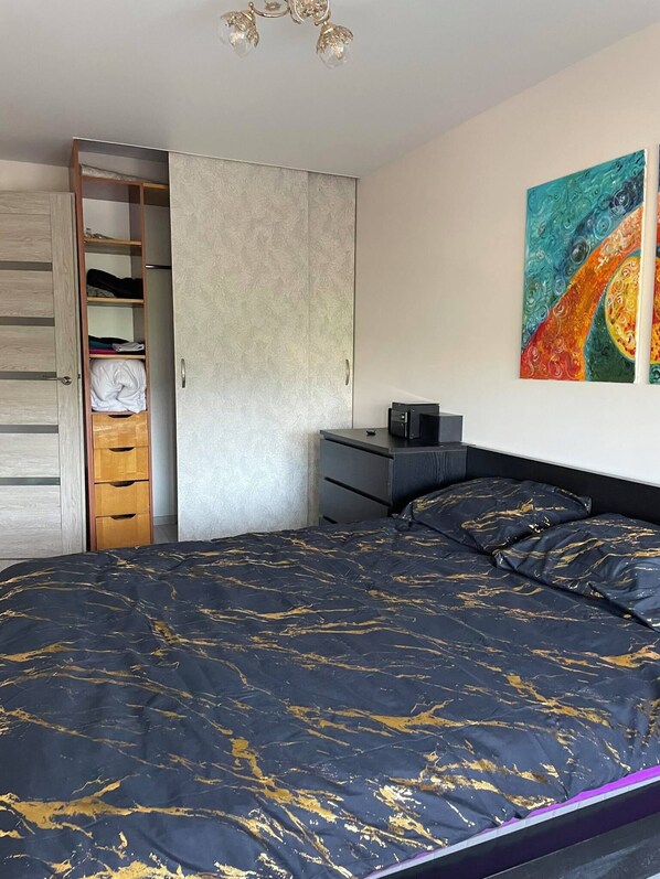 1 habitación, wifi y ropa de cama