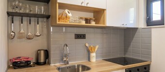 Cozy 2-bedroom apartment in beautiful Komiža with private parking!