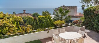 Apartment 'Villa Martinez Apartamento 3' with Sea View, Wi-Fi and Air Conditioning