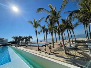 Pool - Oceanfront Condo in the heart of Nuevo Vallarta (Nuevo Vallarta)