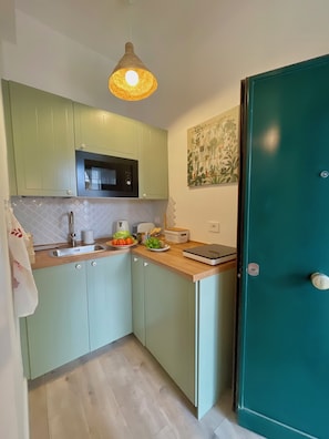Familienapartment, 1 Doppelbett und Schlafsofa, Nichtraucher, eigenes Bad | Eigene Küche | Kühlschrank, Mikrowelle, Herdplatte, Toaster