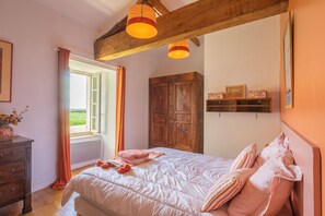 4 habitaciones, tabla de planchar con plancha y wifi gratis