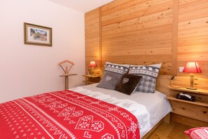 1 bedroom, free WiFi, bed sheets - Apartment 'La Sabaudia En Chartreuse' with Mountain View, Private Terrace and Wi-Fi (Saint-Pierre-d'Entremont)