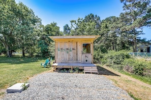 Property grounds - Maryland Retreat: Walk to Bay, Beach & Boat Ramp! (Deal Island Historic District)