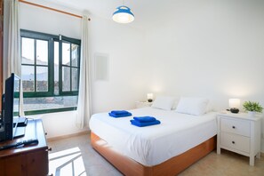 3 bedrooms, free WiFi, bed sheets