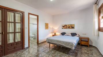 1 bedroom, iron/ironing board, free WiFi, bed sheets