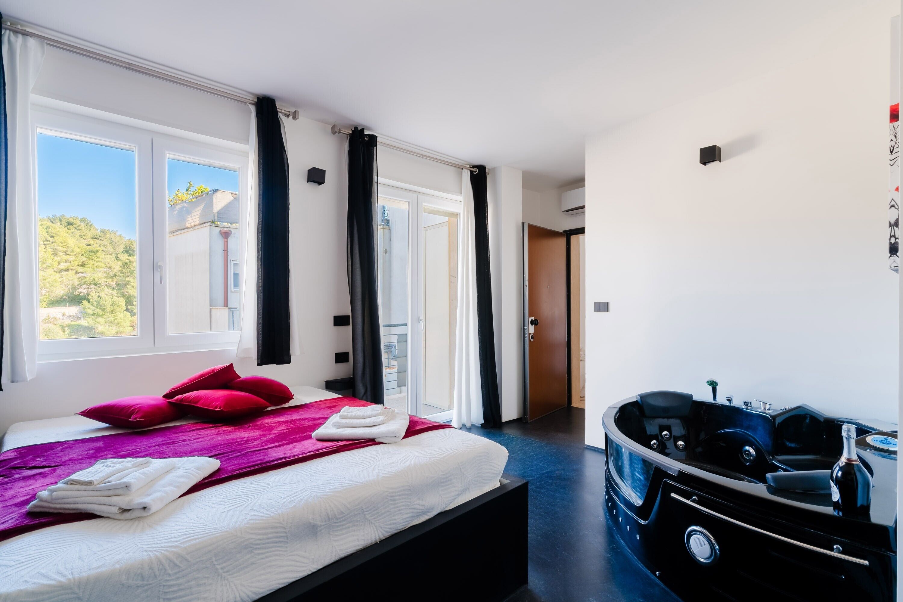 1 chambre, fer et planche à repasser, Wi-Fi gratuit, draps fournis