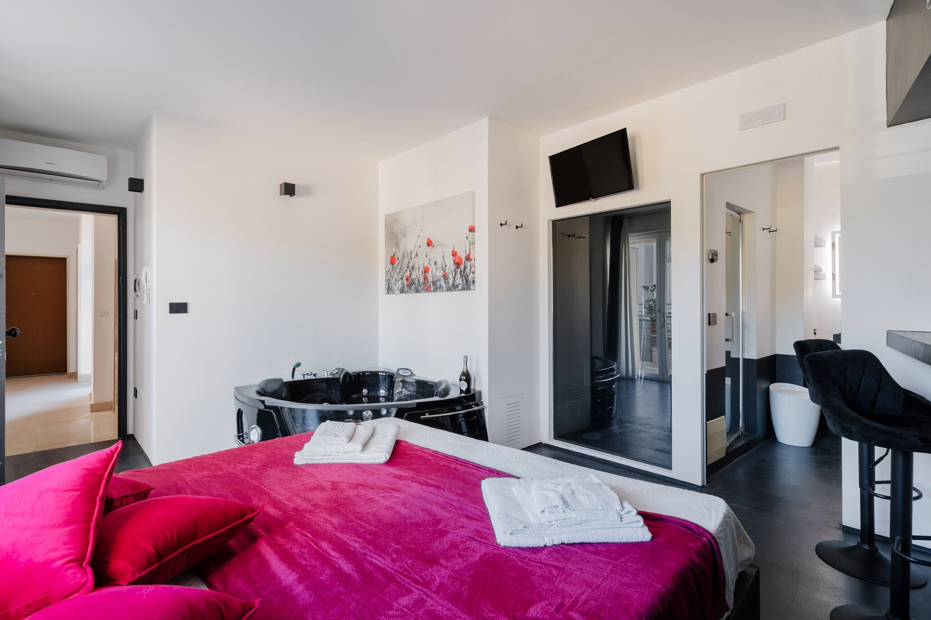 1 chambre, fer et planche à repasser, Wi-Fi gratuit, draps fournis