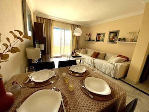 Apartment | Dining