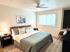 1 habitación, tabla de planchar con plancha y cuna de viaje 