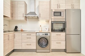 Refrigerador, microondas, horno, placa de cocina