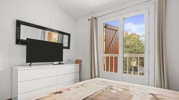 1 slaapkamer, een strijkplank/strijkijzer, gratis wifi, beddengoed