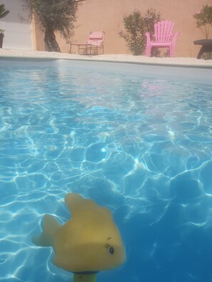 Outdoor pool - Charming studio with terrace and pool. For two people. Dog accepted. (Pierrelatte)