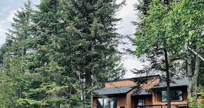 Cedar Lodge on Buckhorn Lake - Freshly Renovated on Buckhorn Lake