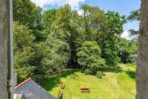 Property grounds - Guesthouse 'Chambre d'hôtes Kerdary' with Shared Garden, Wi-Fi, and Air Conditioning (Nivillac)
