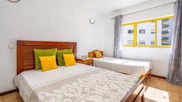 1 bedroom, iron/ironing board, WiFi (free), bed sheets