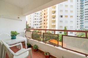 Outdoor dining - Sweet Home Rp Apartment with Balcony and Wi-Fi (Portimão)