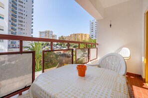 Outdoor dining - Sweet Home Rp Apartment with Balcony and Wi-Fi (Portimão)