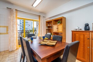 Dining - Sweet Home Rp Apartment with Balcony and Wi-Fi (Portimão)