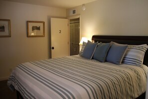 3 bedrooms, desk, iron/ironing board, WiFi