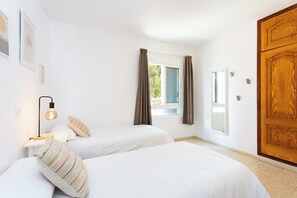 1 soverom, strykejern/-brett, wi-fi og sengetøy