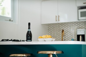 Fridge, microwave, oven, coffee/tea maker - Siramada Village (Humacao)