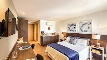 1 slaapkamer, een strijkplank/strijkijzer, wifi, beddengoed