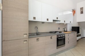 Apartment | Dapur peribadi | Peti sejuk, ketuhar, mesin basuh pinggan mangkuk 