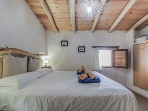 2 quartos, ferros/tábuas de passar roupa, Wi-Fi, roupa de cama