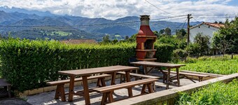 Rural House 'La Casita De Heidi' with Mountain Views, Private Terrace and Wi-Fi