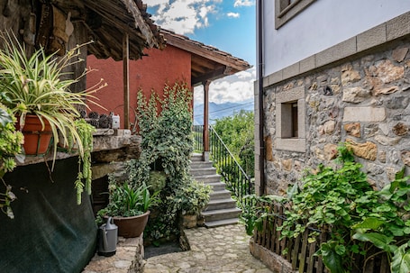 Property grounds. Rural House 'La Casita De Heidi' with Mountain Views, Private Terrace and Wi-Fi